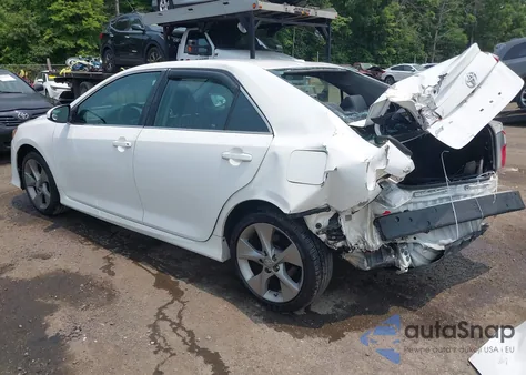 2014 Toyota Camry Se Sport z USA, uszkodzony, nr VIN 4T1BF1FK1EU735376